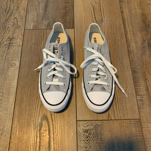 Gray converse low top